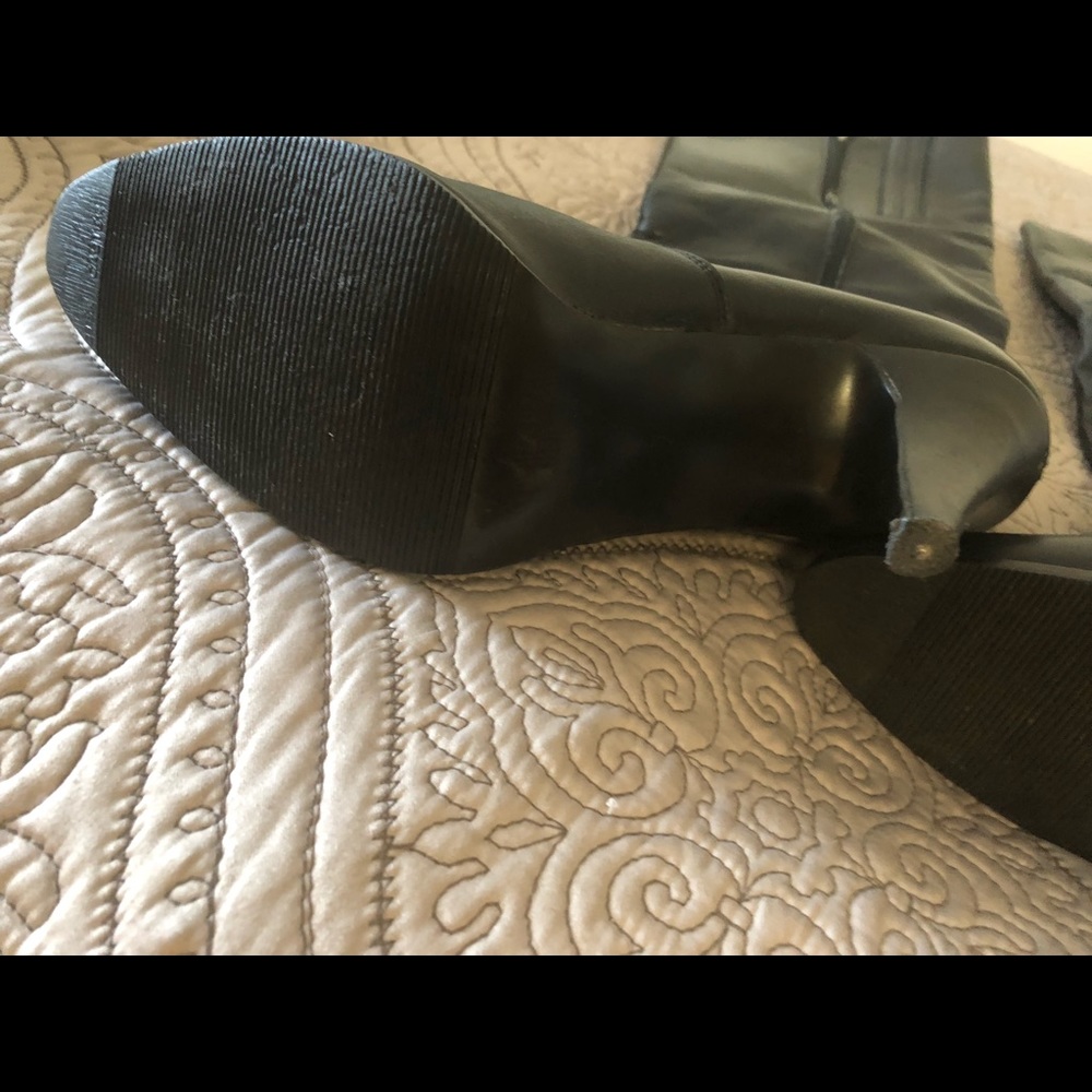 Boots - Picture 3 of 4
